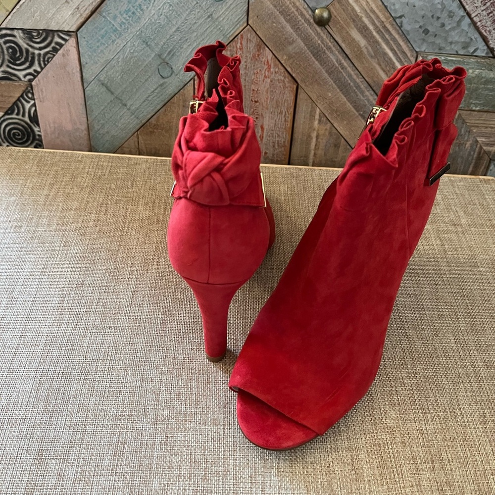 Elegant Red Peep-Toe Ankle Boots - Picture 6 of 7